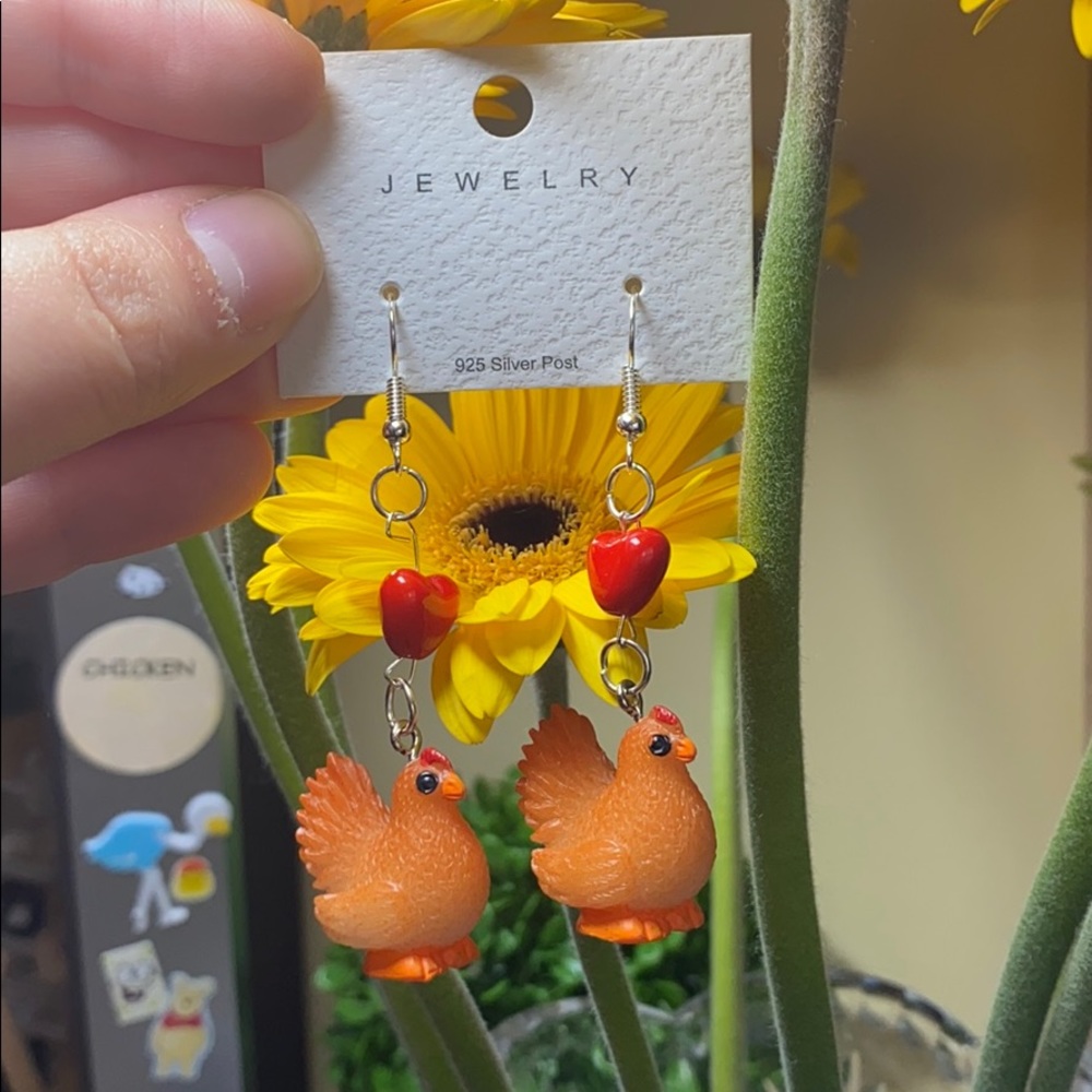 🍓NWT Chicken Love Hen Heart Farm Earrings